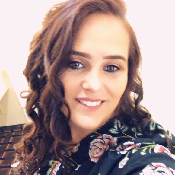 Profile Picture of Kelly Wheelis (@kellyx3jjj) on Poshmark