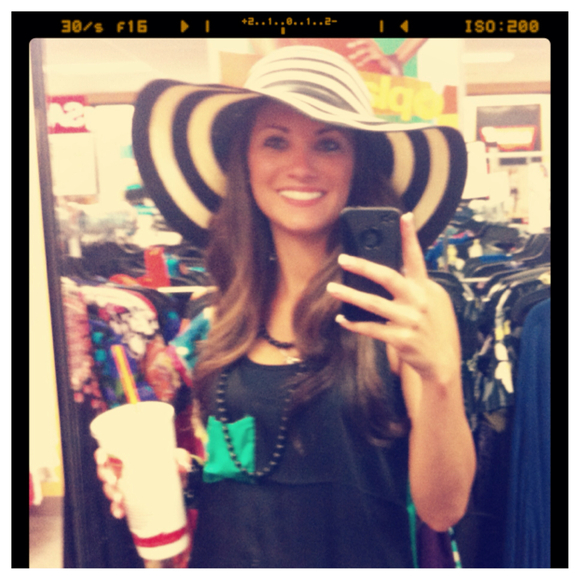 Andrea Dabney - Poshmark Profile Picture of Andrea Dabney (@dabs8) on Poshmark