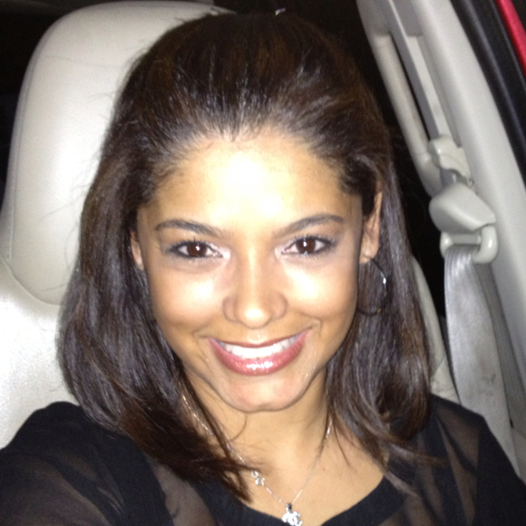 Profile Picture of Claudia Dunteman (@claudiamelia) on Poshmark
