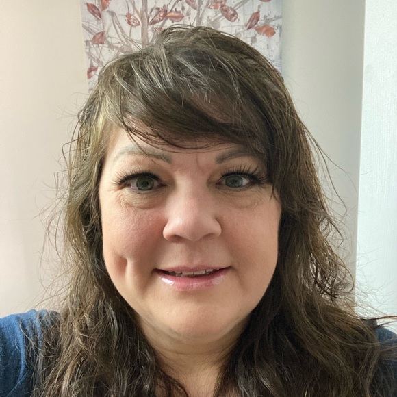 Denise Duguay - Poshmark Profile Picture of Denise Duguay (@deniseduguay) on Poshmark