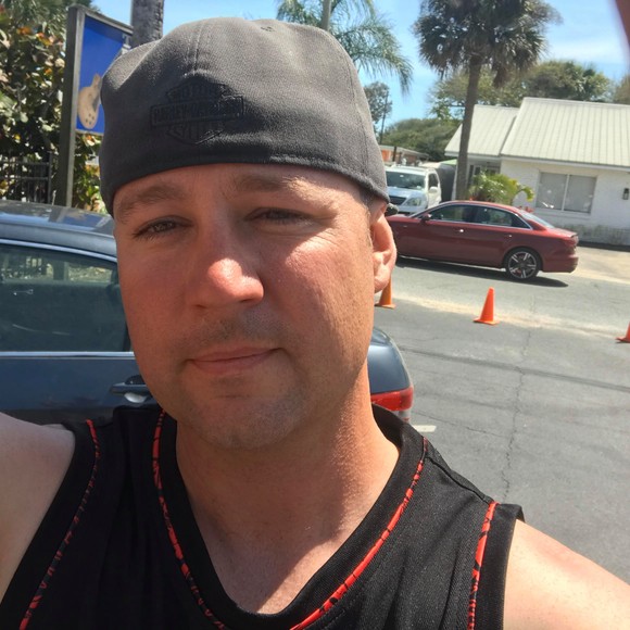 Profile Picture of Chris Crandell (@chriscrandell) on Poshmark