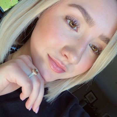 Profile Photo of Jess (@Jessie_lemoine) on Twitter