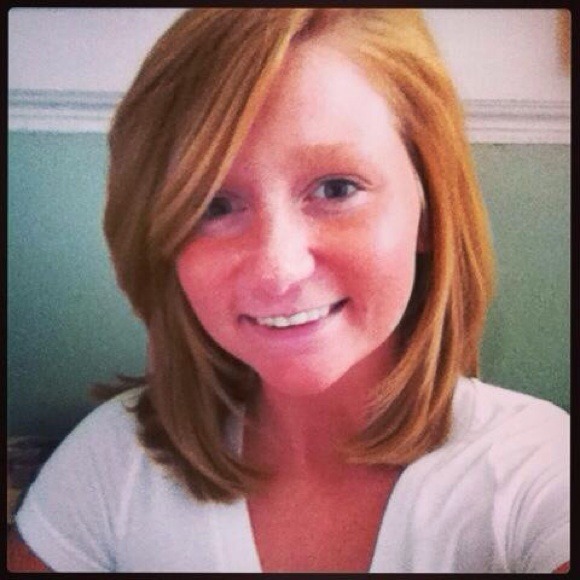 Profile Picture of Ashley Demling (@ash_n22) on Poshmark