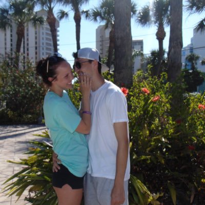 Profile Picture of Lauren Wolfe (@laurwolfe96) on Twitter