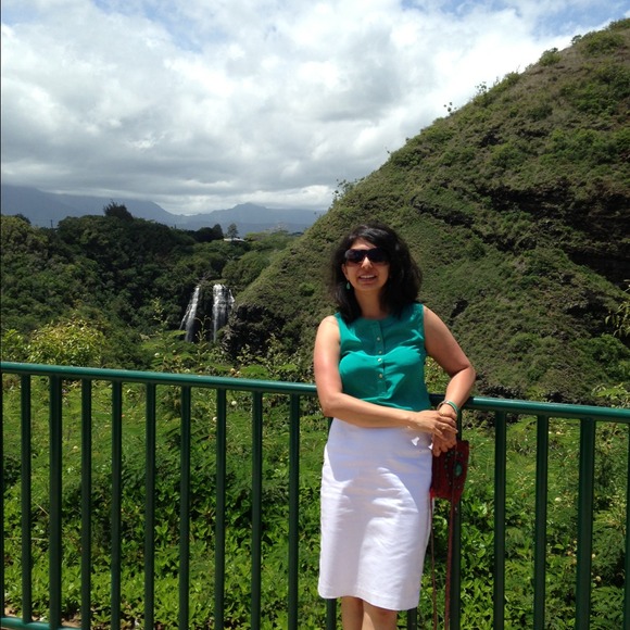 Profile Picture of Rashmu Motgi (@rashmimotgi) on Poshmark