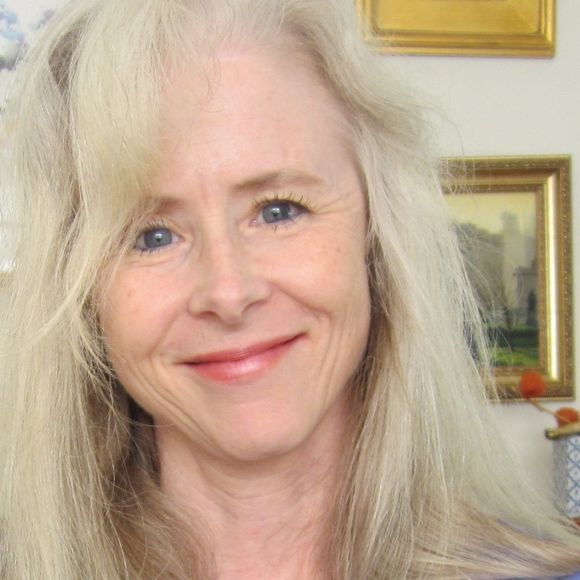 Profile Picture of Rebecca Waring (@rswaring1) on Poshmark