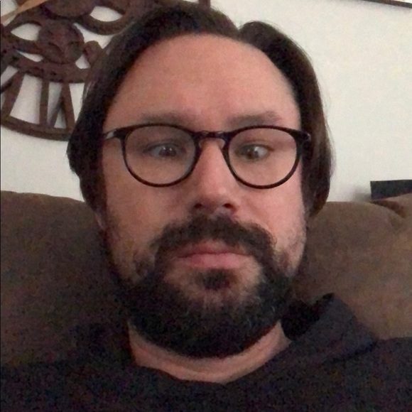Profile Picture of Walter Maciejewski (@wallmacone) on Poshmark