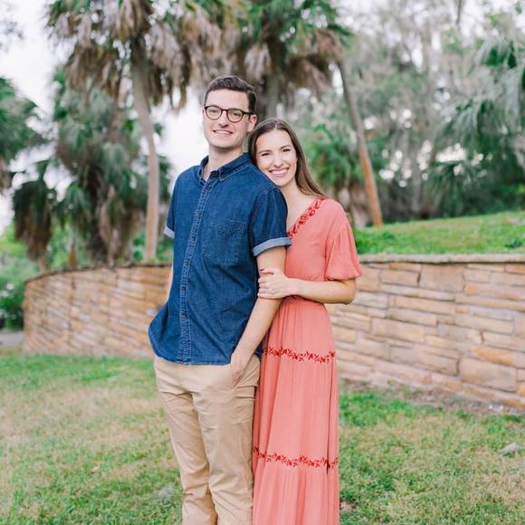 Profile Picture of Julianne Uebelein (@julianneuebe) on Poshmark