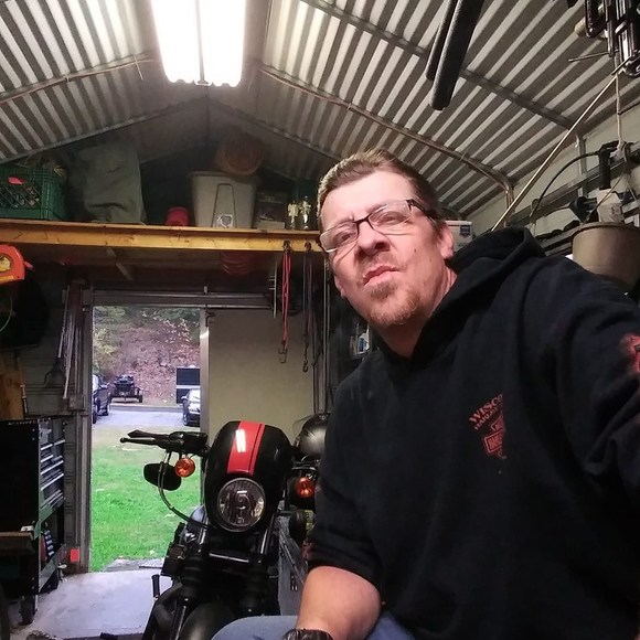 Robert Nitz - Poshmark Profile Picture of Robert Nitz (@robertnitz2) on Poshmark