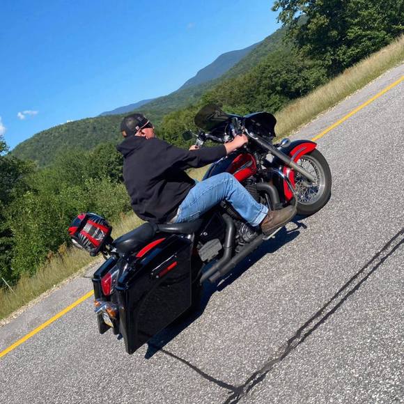 Profile Picture of Benjamin Stinson (@stinsonenator) on Poshmark