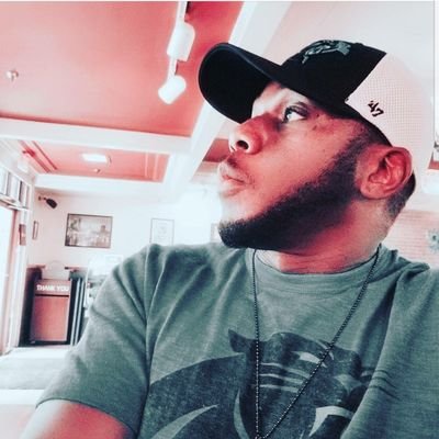 Profile Picture of Malik Dendy (@LarryBirdHeard) on Twitter