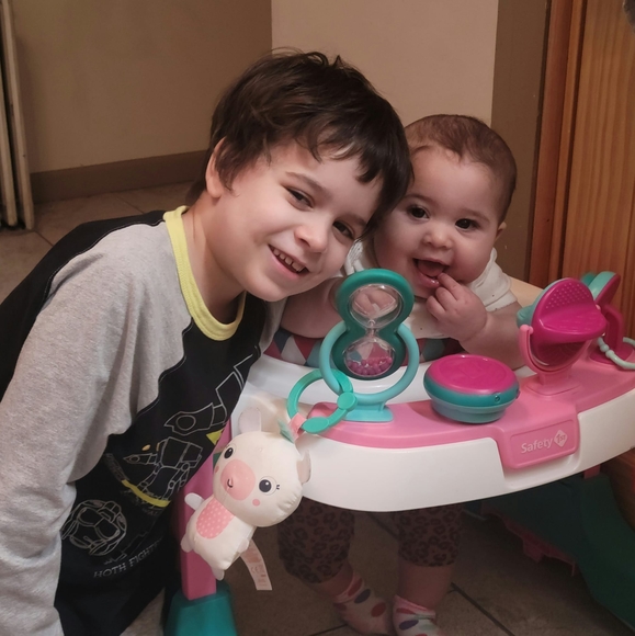 Profile Picture of Ardeania Dejesus (@ardeaniadejesus) on Poshmark