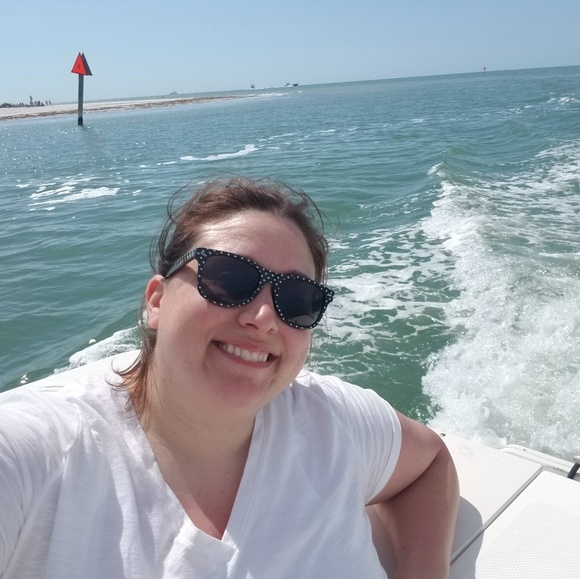 Profile Picture of Tina Bernett (@tina_bernett) on Poshmark