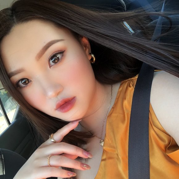Profile Picture of Ka yun Mok (@mokkayun93) on Poshmark