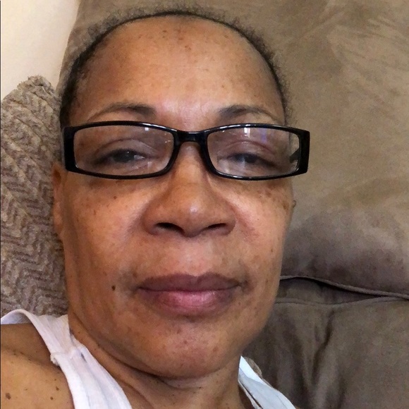 Profile Picture of Deborah Shackelford (@brlowyde) on Poshmark