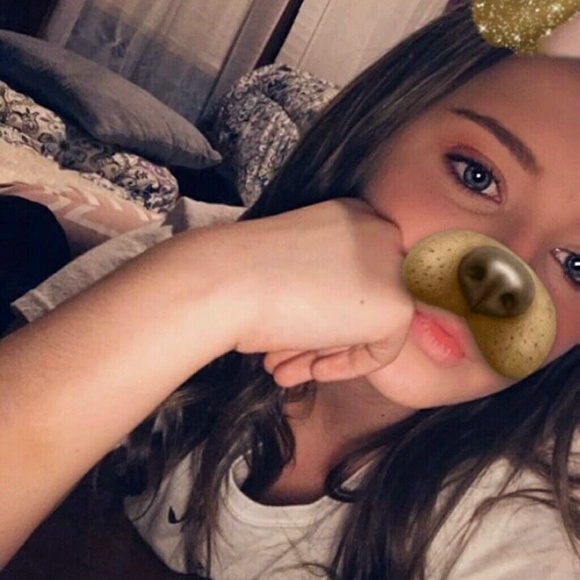 Profile Picture of Stacie Hajney (@me_stacie) on Poshmark