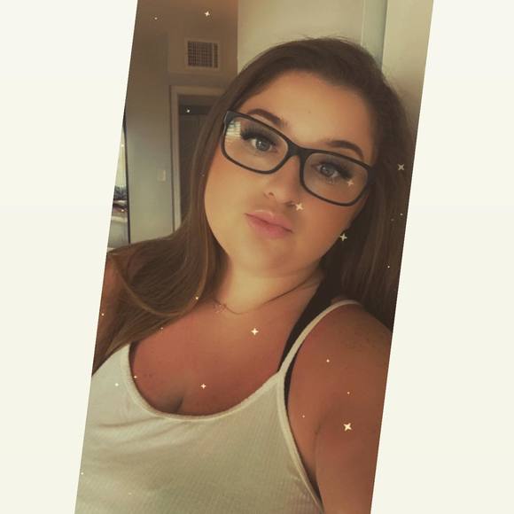 Profile Picture of Brooke Baker (@brookebaker99) on Poshmark