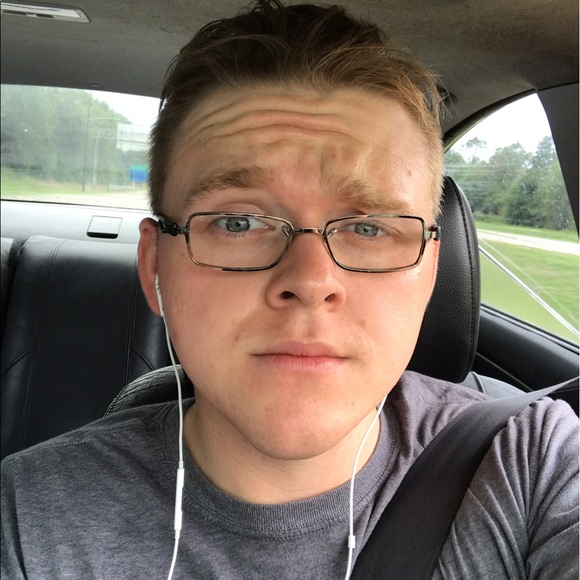 Profile Picture of Daniel Dobbs (@dandobbs1) on Poshmark