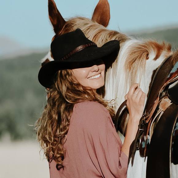 Profile Picture of Jane Pharoah (@janepharoah) on Poshmark