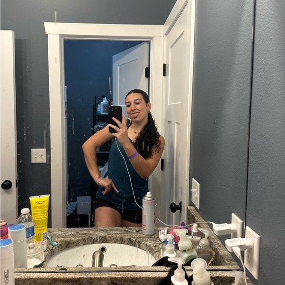 Profile Picture of Taylor Jameson (@taylorjameso225) on Poshmark