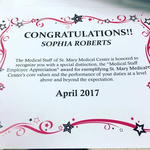 Profile Picture of Sophia Roberts (@sroberts1008) on Poshmark