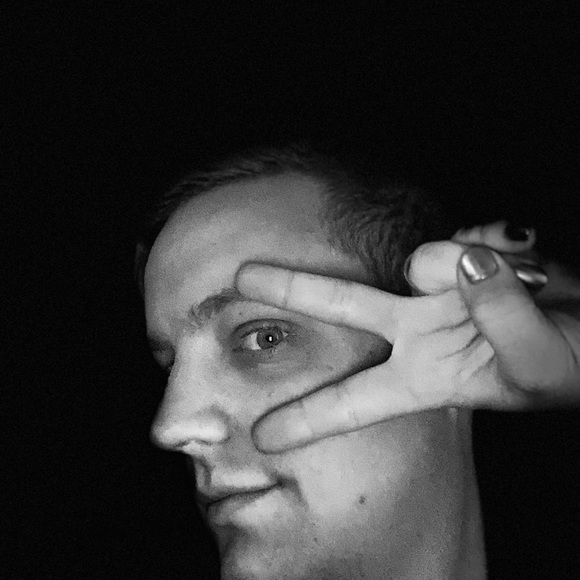 Profile Picture of Spencer Egart (@zenanon) on Poshmark