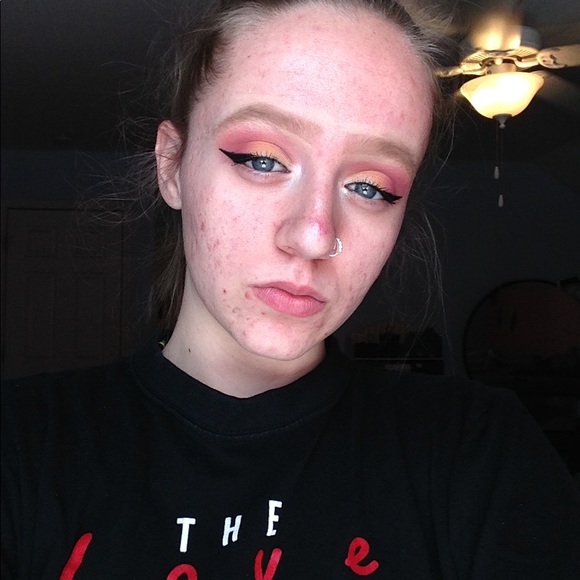 Profile Picture of Crystal Pryor (@crystal9724) on Poshmark