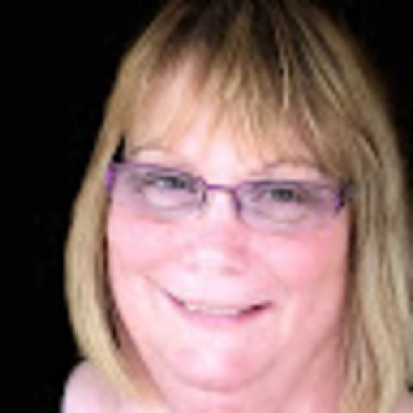 Profile Picture of Starlene Wolfe (@starship1105) on Poshmark
