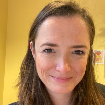 Profile Picture of Kim Watts  💙 (@dailywordcount) on Twitter