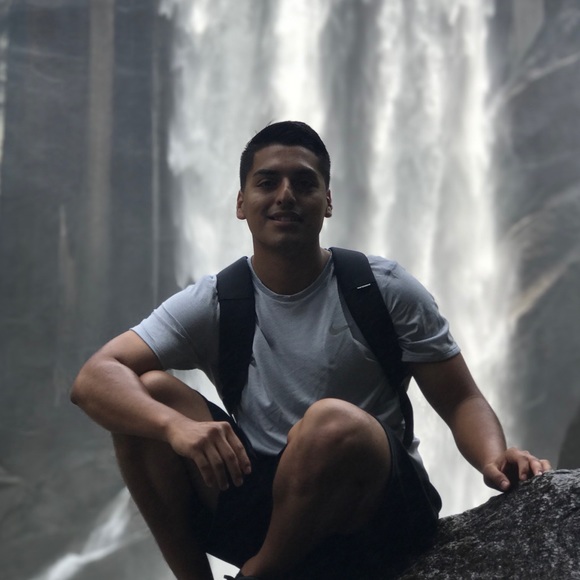 Profile Picture of Alex Llangari (@allangari) on Poshmark