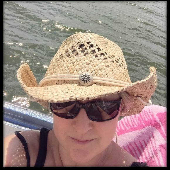 Profile Picture of Lisa Kennedy (@lisakennedy1966) on Poshmark