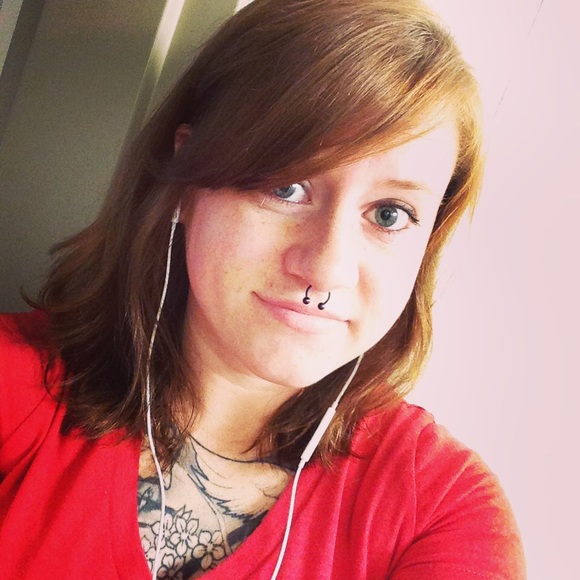 Samantha Bechelmayr - Poshmark Profile Picture of Samantha Bechelmayr (@beck071914) on Poshmark