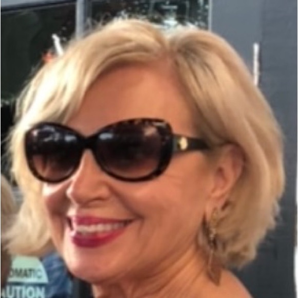 Profile Picture of Sue Marsek (@suemarsek) on Poshmark