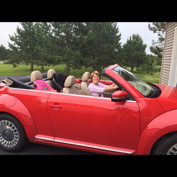 Profile Picture of Wendy Otness (@wotness) on Poshmark