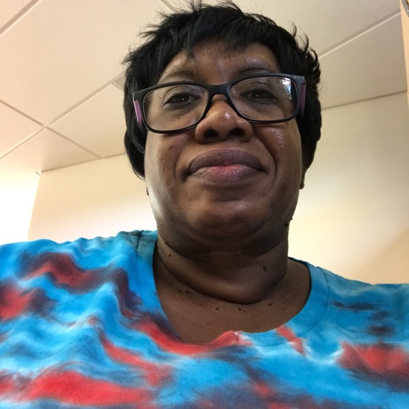 Profile Picture of Pamela Blevins (@pamble12) on Poshmark