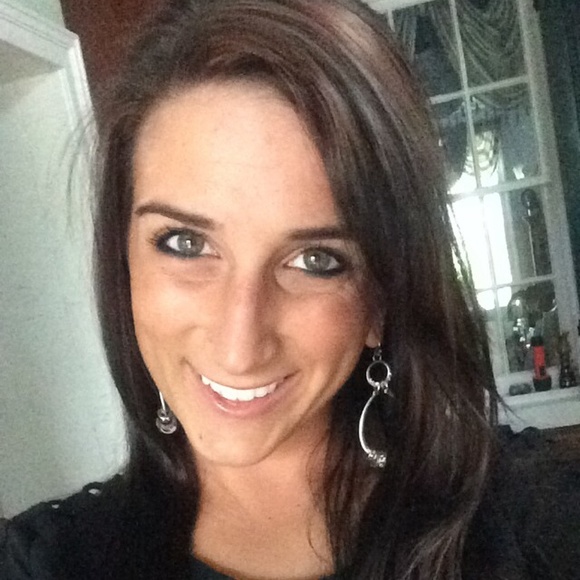 Profile Picture of Bree Frederick (@bmf5141) on Poshmark