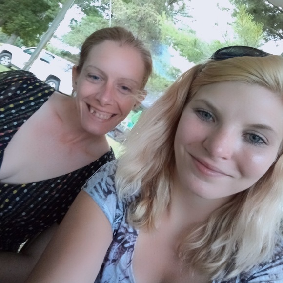 Profile Picture of Missy Melohn (@mmelohn) on Poshmark