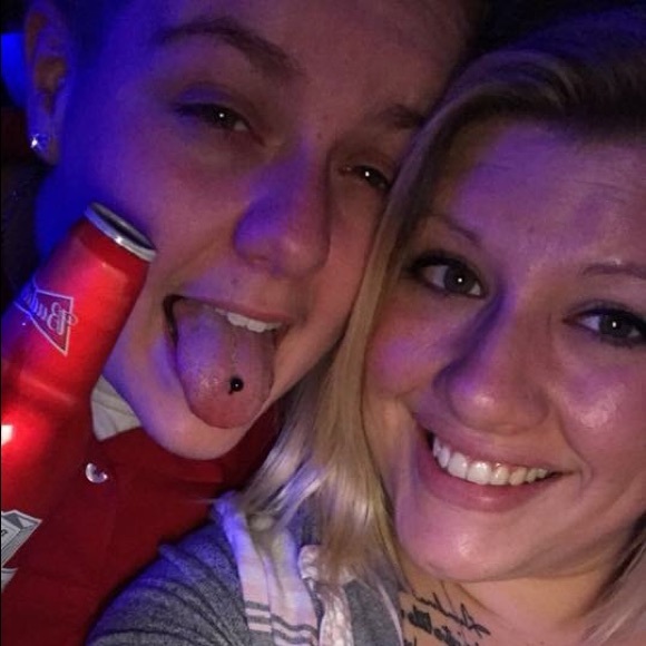 Profile Picture of Sam Gray (@s_gray23) on Poshmark