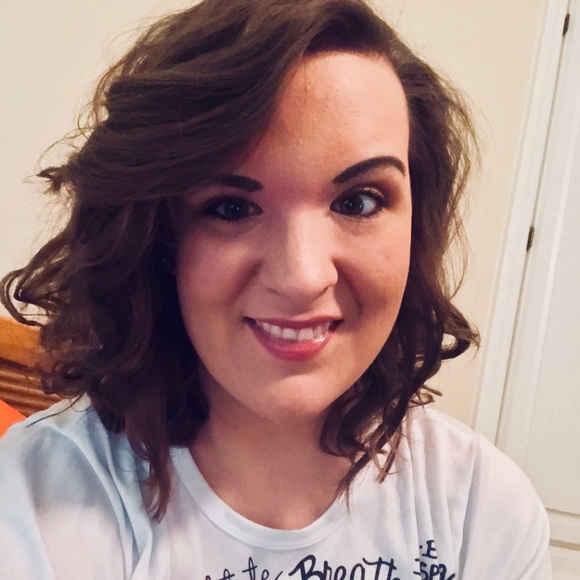 Profile Picture of Kara Brammer (@karabrammer12) on Poshmark