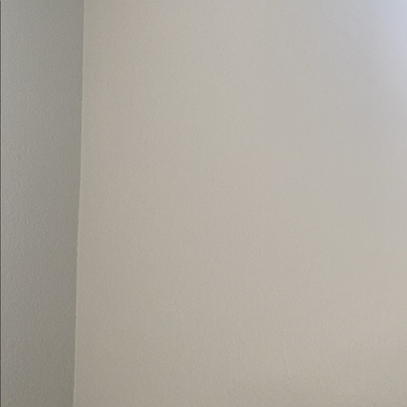 Profile Picture of Danielle Zamorano (@daniellezamoran) on Poshmark