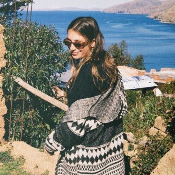 Profile Picture of Zoe Ettinger (@zettinger) on Poshmark