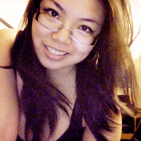 Profile Picture of Joanne Trinh (@jtrinhity) on Poshmark