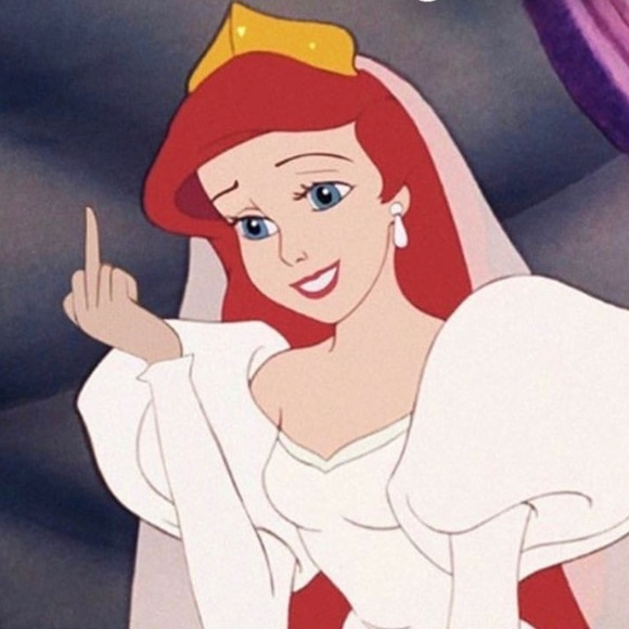 Profile Picture of Christina Kozacek (@xtinahhhhh) on Poshmark