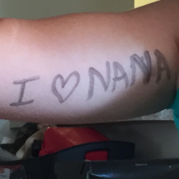 Profile Picture of Celeste Olynyk (@colynyk) on Poshmark