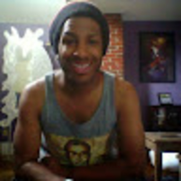 Alex Rosvanis - Poshmark Profile Picture of Alex Rosvanis (@arosvanis) on Poshmark