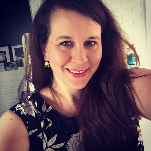 Profile Picture of Veronique Lessard (@verolessard) on Poshmark