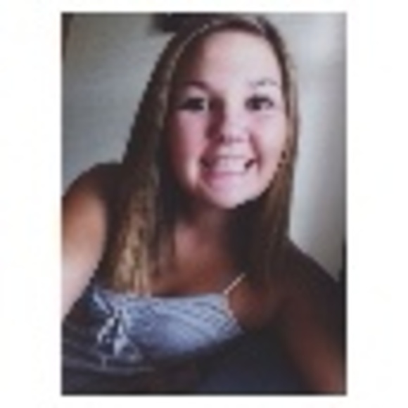 Profile Picture of Hannah Wozniak (@hannahwozniakxo) on Poshmark