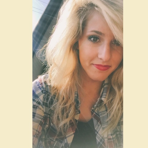 Profile Picture of Kortny Sublett (@kortnys) on Poshmark