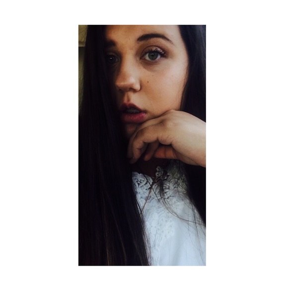 Profile Picture of Mckenzie Weaver (@mckenzieweaver1) on Poshmark