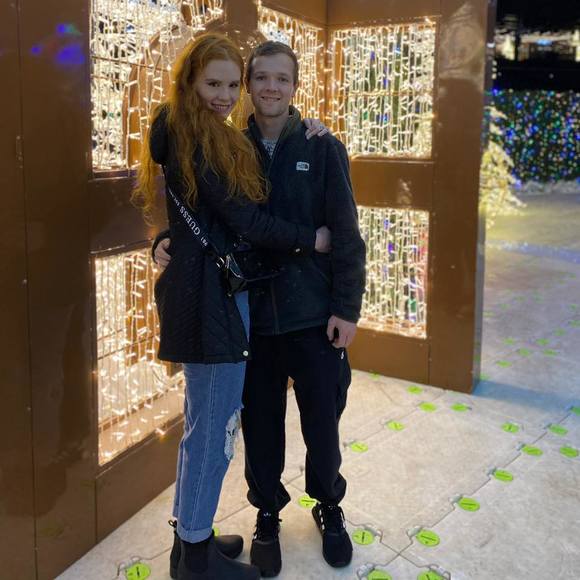 Profile Picture of Leanna Aalmo (@leannaaalmo) on Poshmark